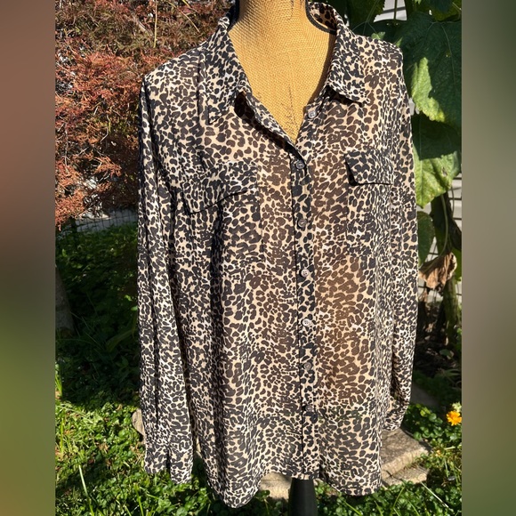 Vince Camuto Leopard Print Button Down Shirt Semi Sheer Size XL - Picture 12 of 14